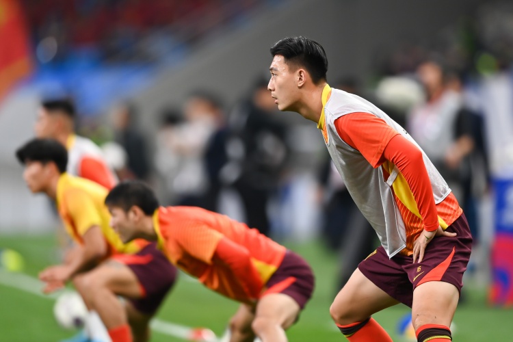 足球報：張玉寧、蔣圣龍均有不同程度傷病，伊萬未讓在熱身賽出場